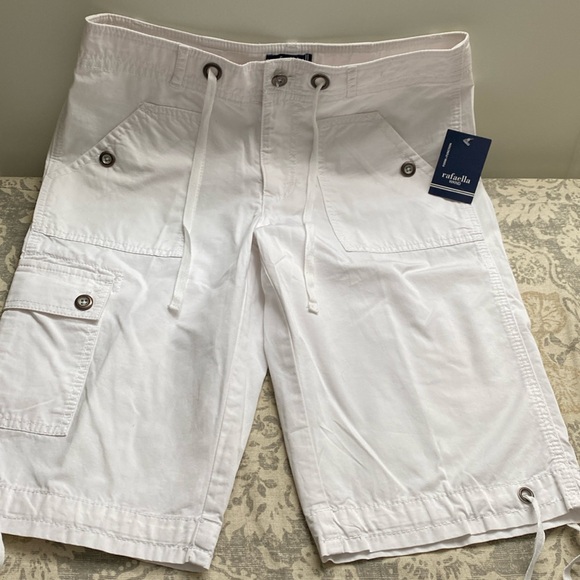 NWT cargo shorts - Picture 1 of 4